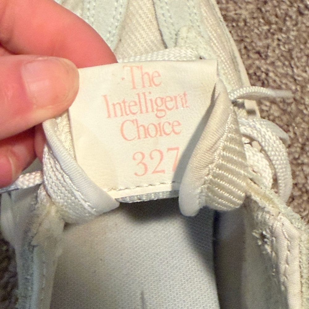 New Balance Sneakers Sz 6 - Picture 4 of 6